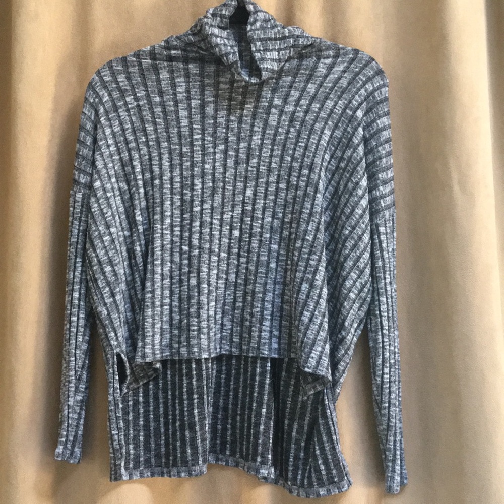 American Eagle Black&Gray Turtleneck Size S - Picture 1 of 6